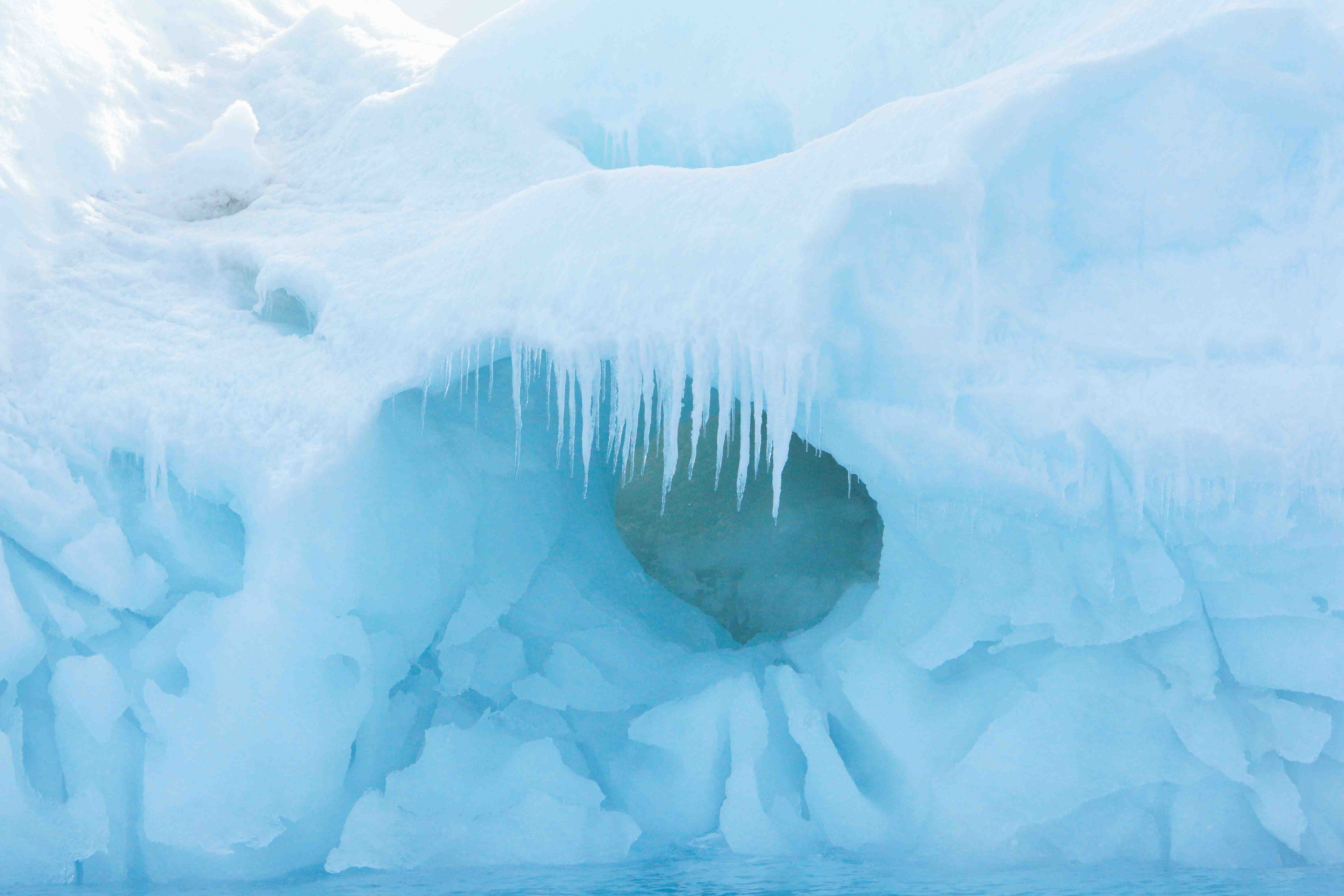 ice berg at Devil Island 7565.jpg