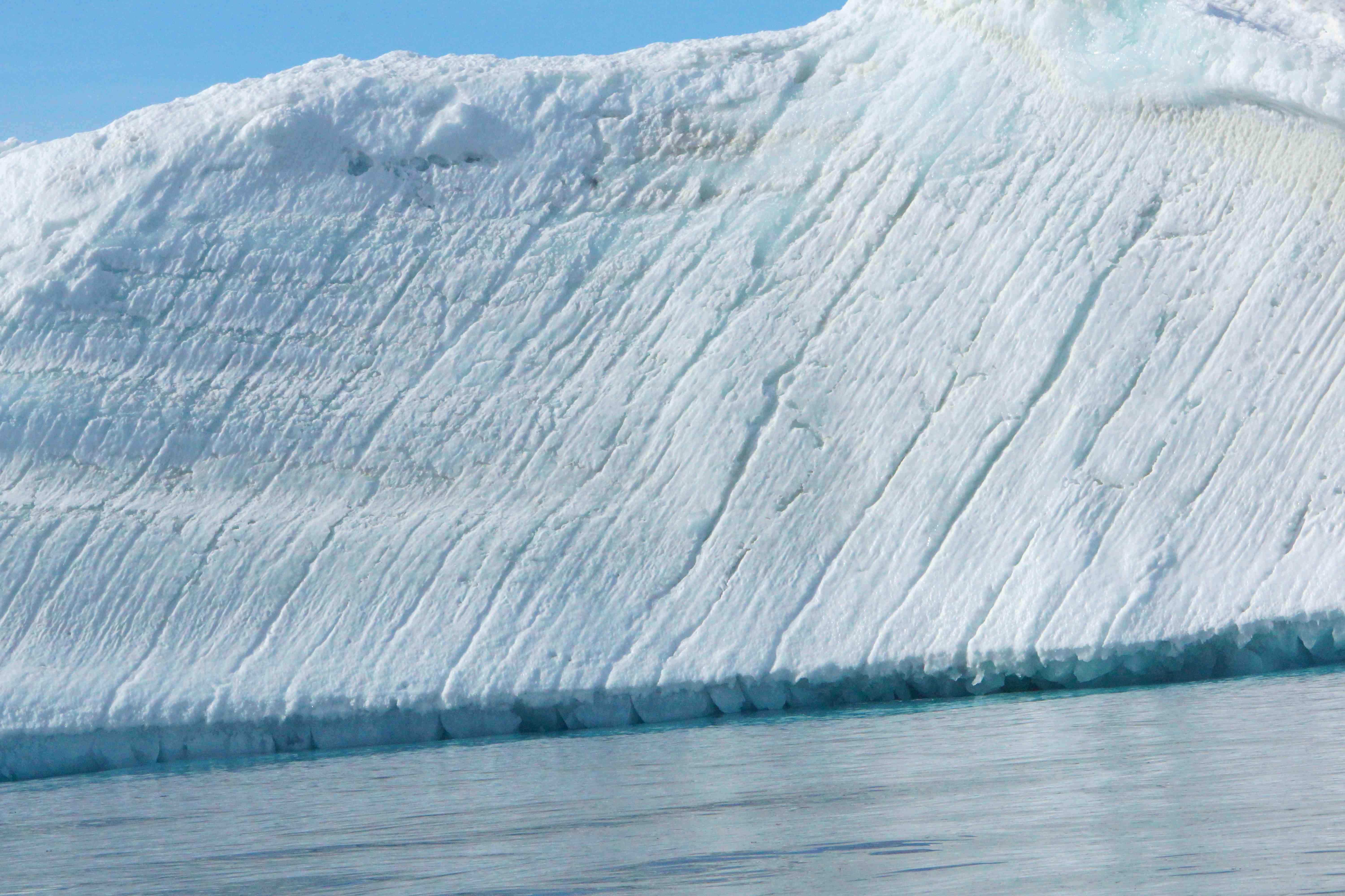ice berg at Devil island 7553.jpg